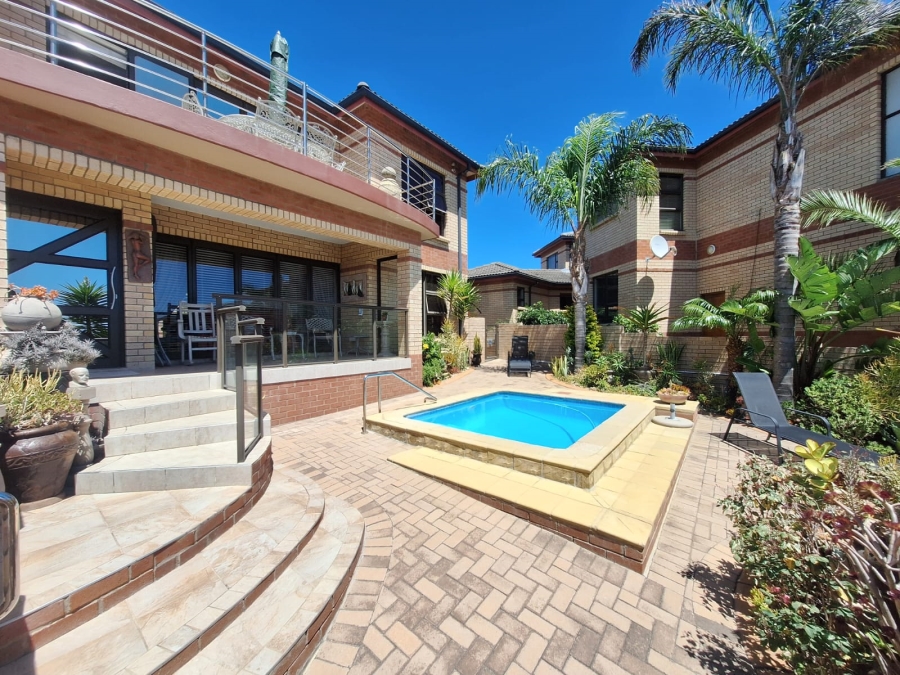 3 Bedroom Property for Sale in Wavecrest Eastern Cape